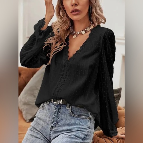 NWT UNISHE LACEY BLACK BLOUSE - Picture 2 of 3